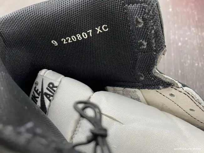 White BQ4422-001 (2023) Black Jordan 85 High Retro 1 0501